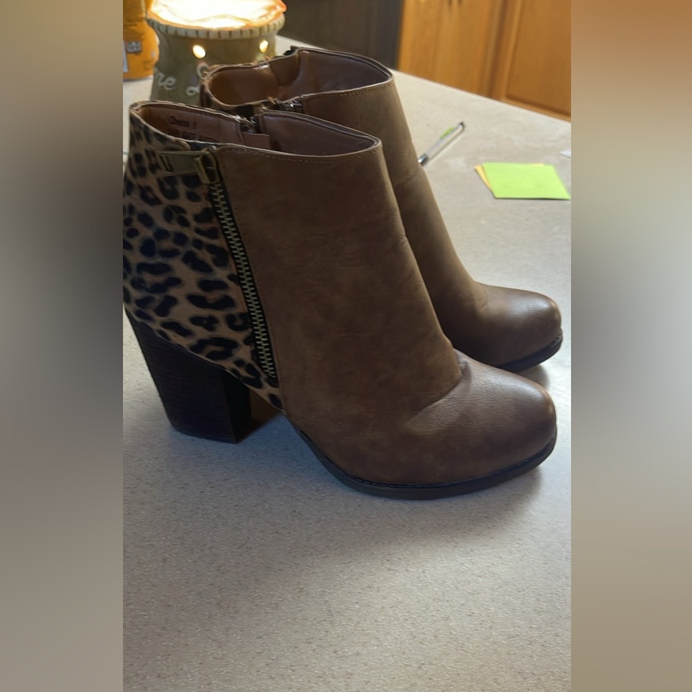 Southern Fried boots size 9